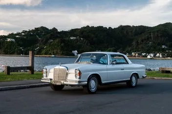 Mercedes-Benz 280 1969 photo 4
