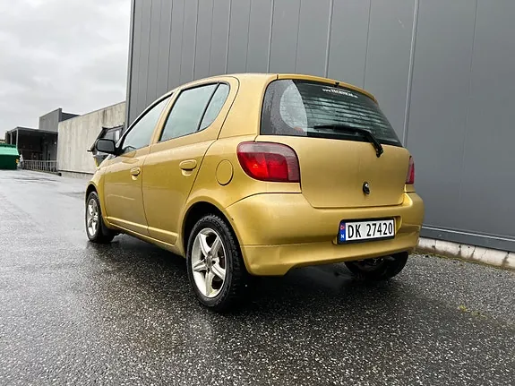 Toyota Yaris 2001 photo 3
