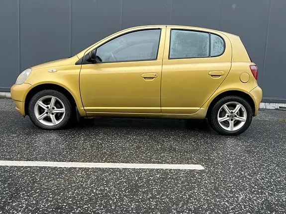 Toyota Yaris 2001 photo 2