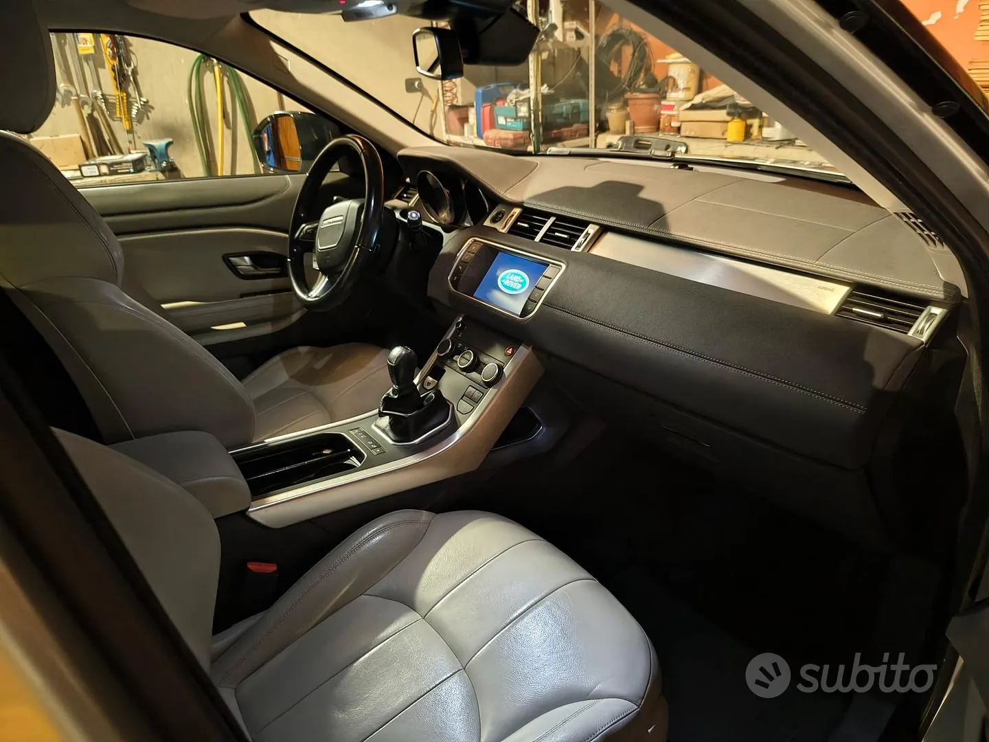 Land Rover Range Rover Evoque 2017 photo 2