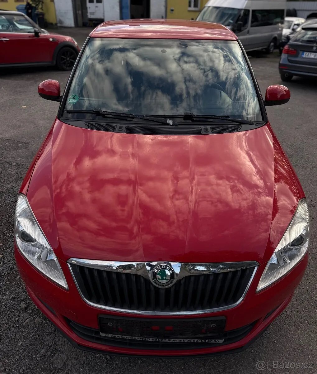 Skoda Fabia 2010 photo 4