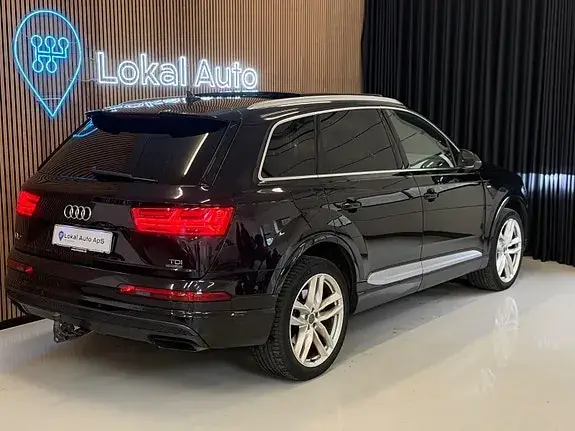 Audi Q7 2015 photo 2