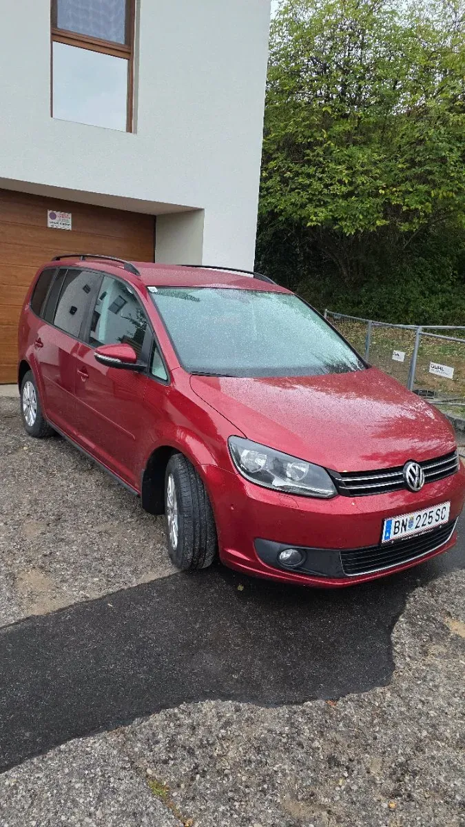 Volkswagen Touran 2012 photo 3