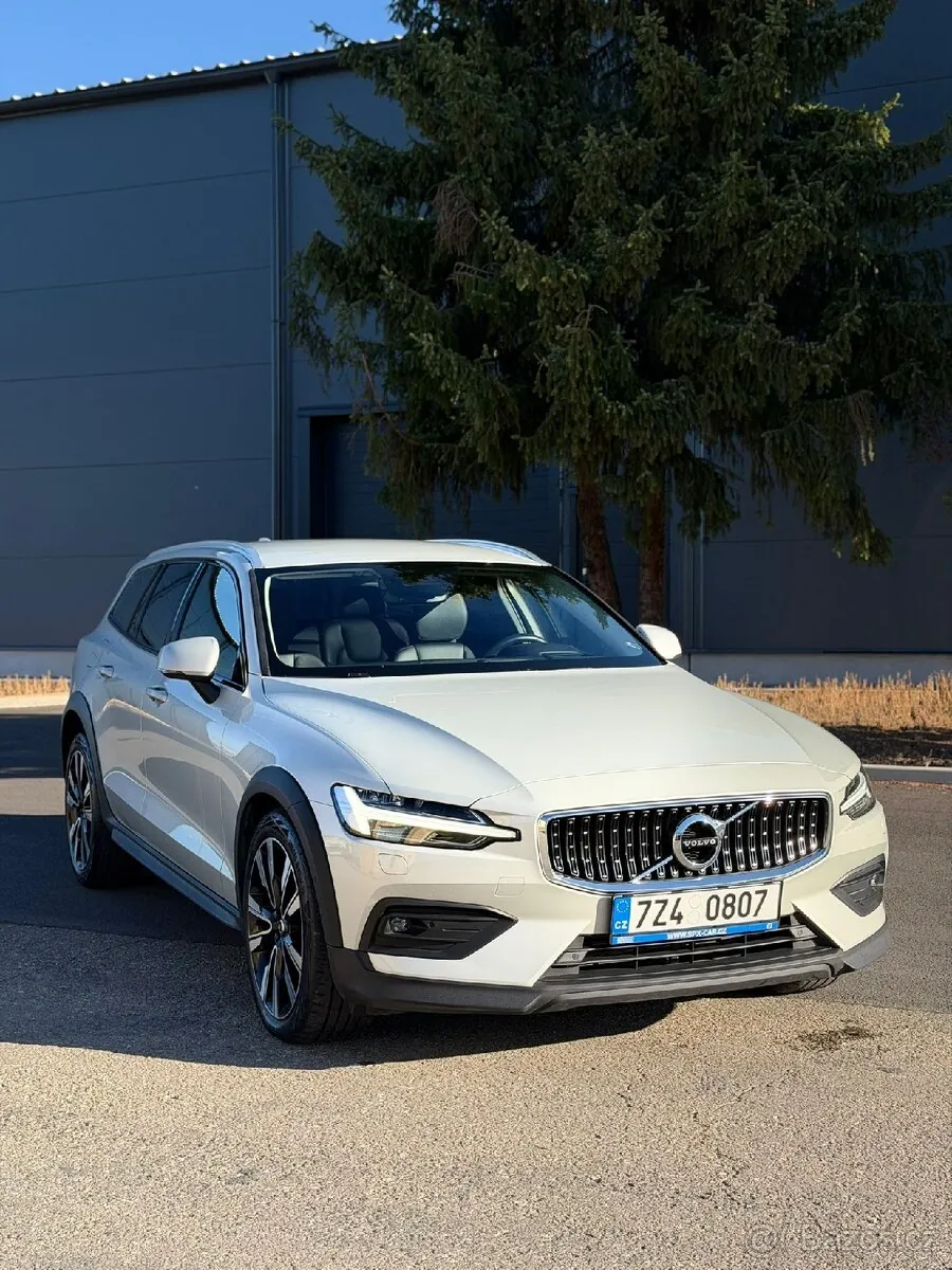 Volvo V60 2021 photo 5