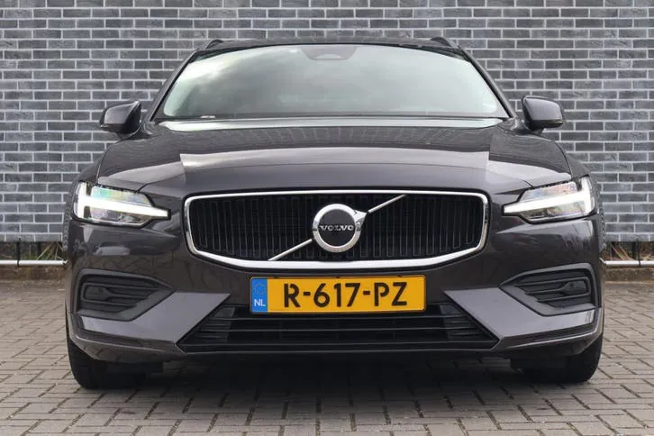 Volvo V60 2022 photo 3