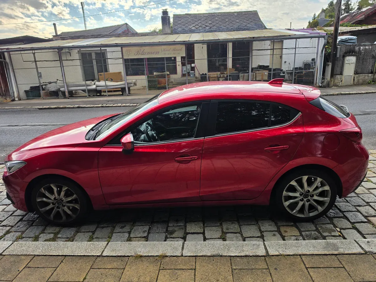 Mazda Mazda3 2014 photo 3
