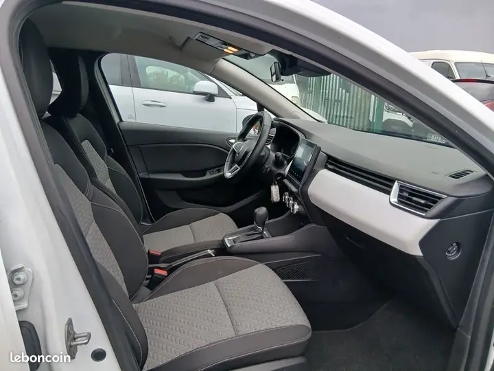 Renault Clio 2023 photo 3