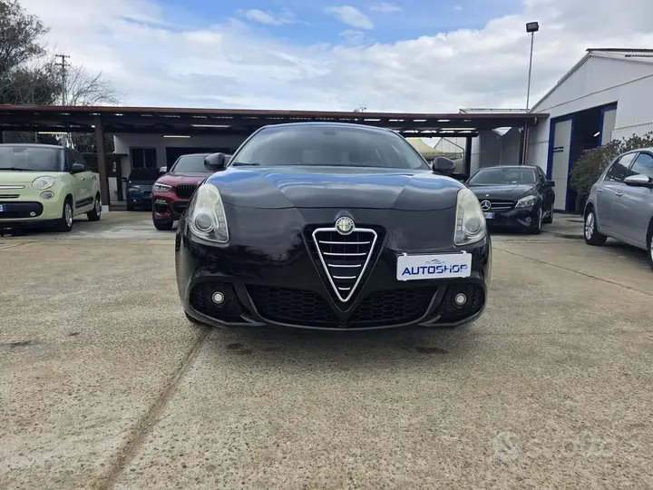 Alfa Romeo Giulietta 2011 photo 2