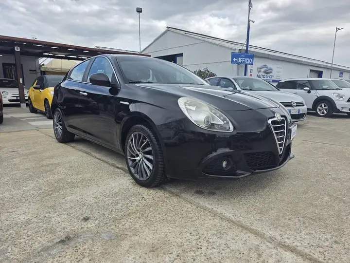 Alfa Romeo Giulietta 2011 photo 3