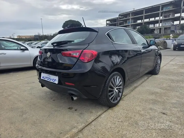 Alfa Romeo Giulietta 2011 photo 4