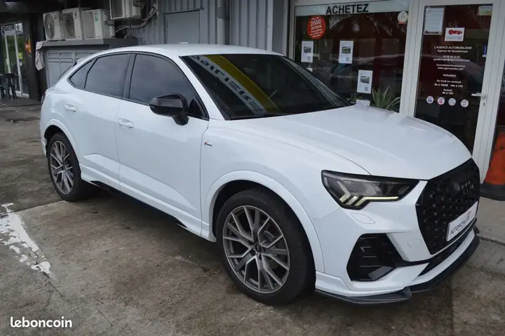 Audi Q3 2023 photo 2