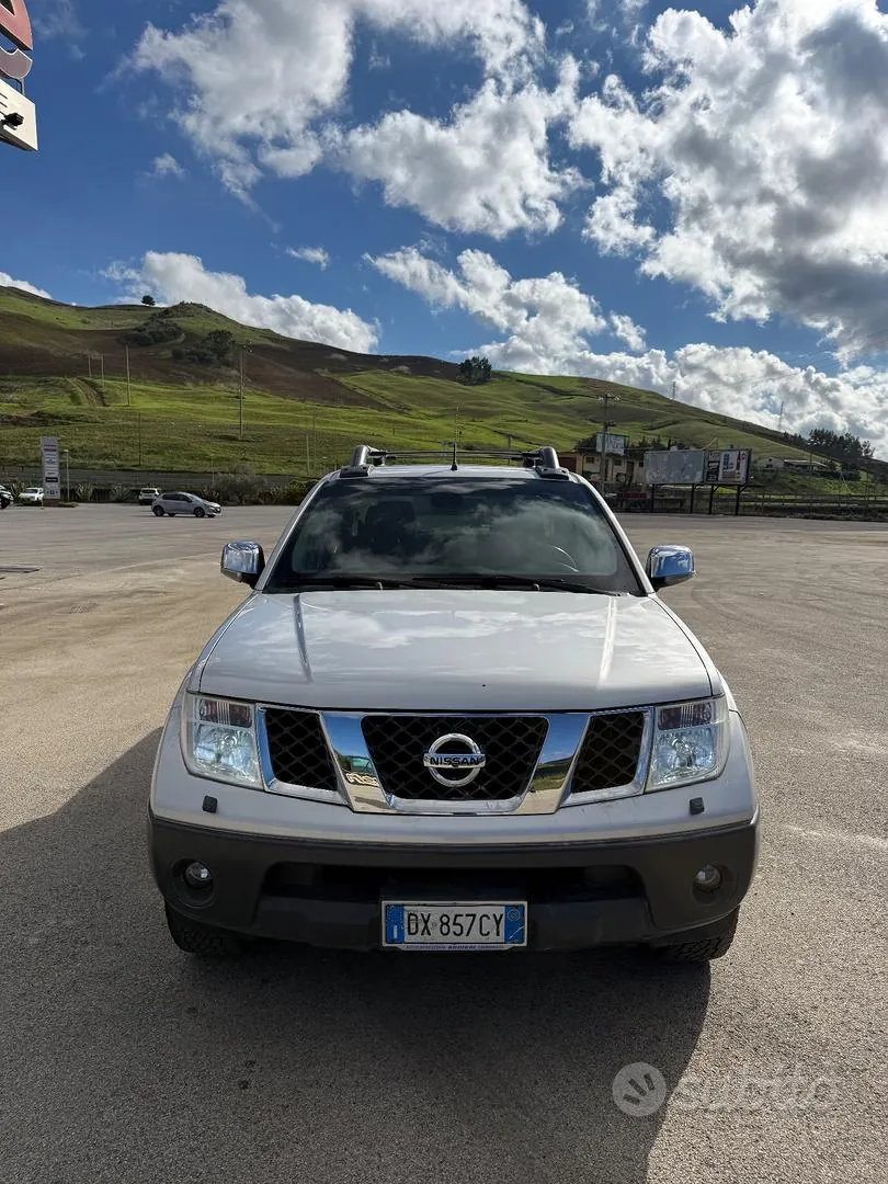 Nissan Navara 2009 photo 2