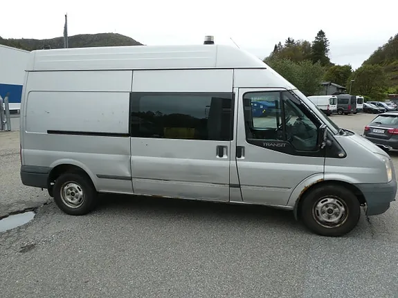 Ford Transit 350M Van 2010 photo 3
