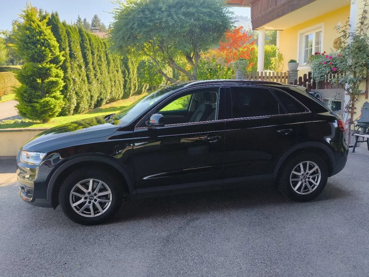 Audi Q3 2012 photo 2
