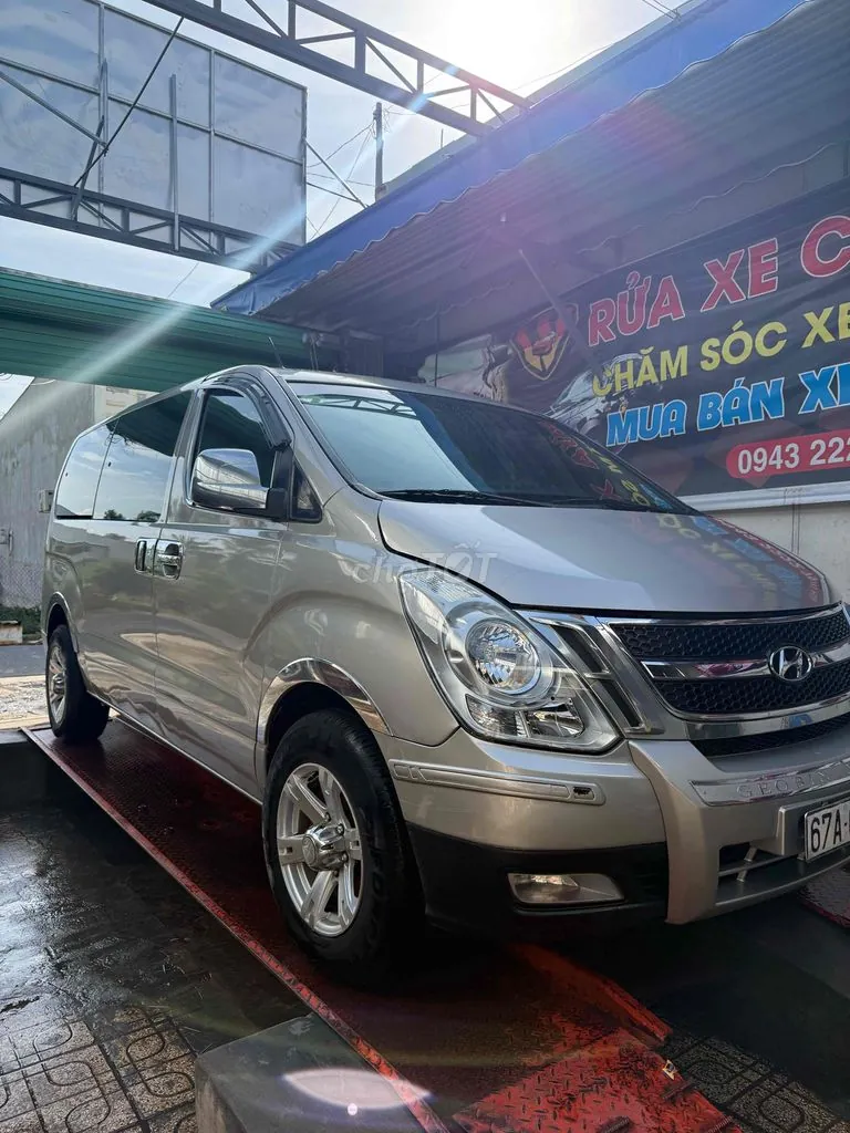Hyundai Starex 2010 photo 2