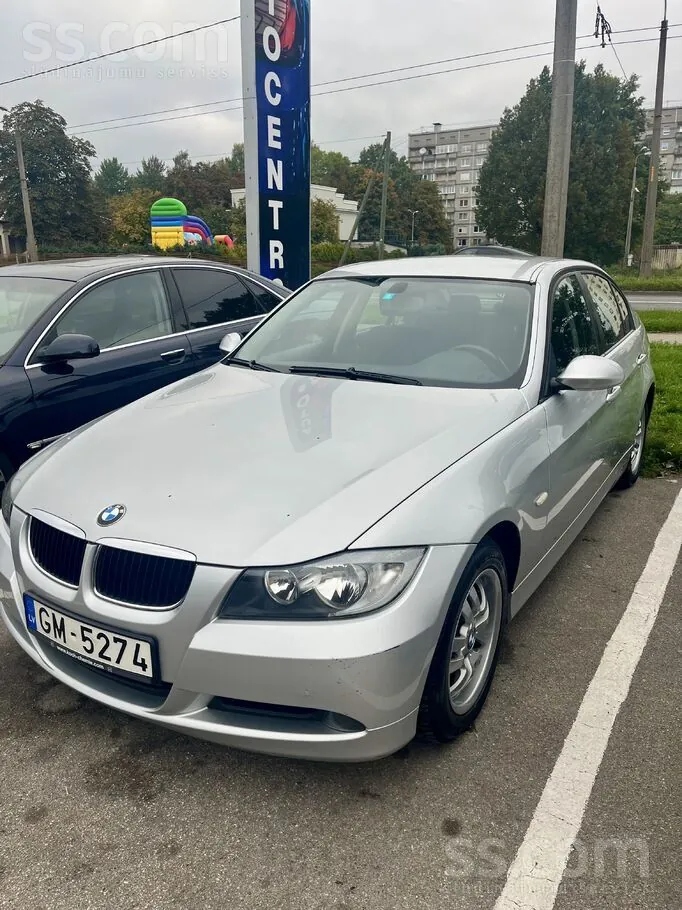 BMW 318 2007 photo 2