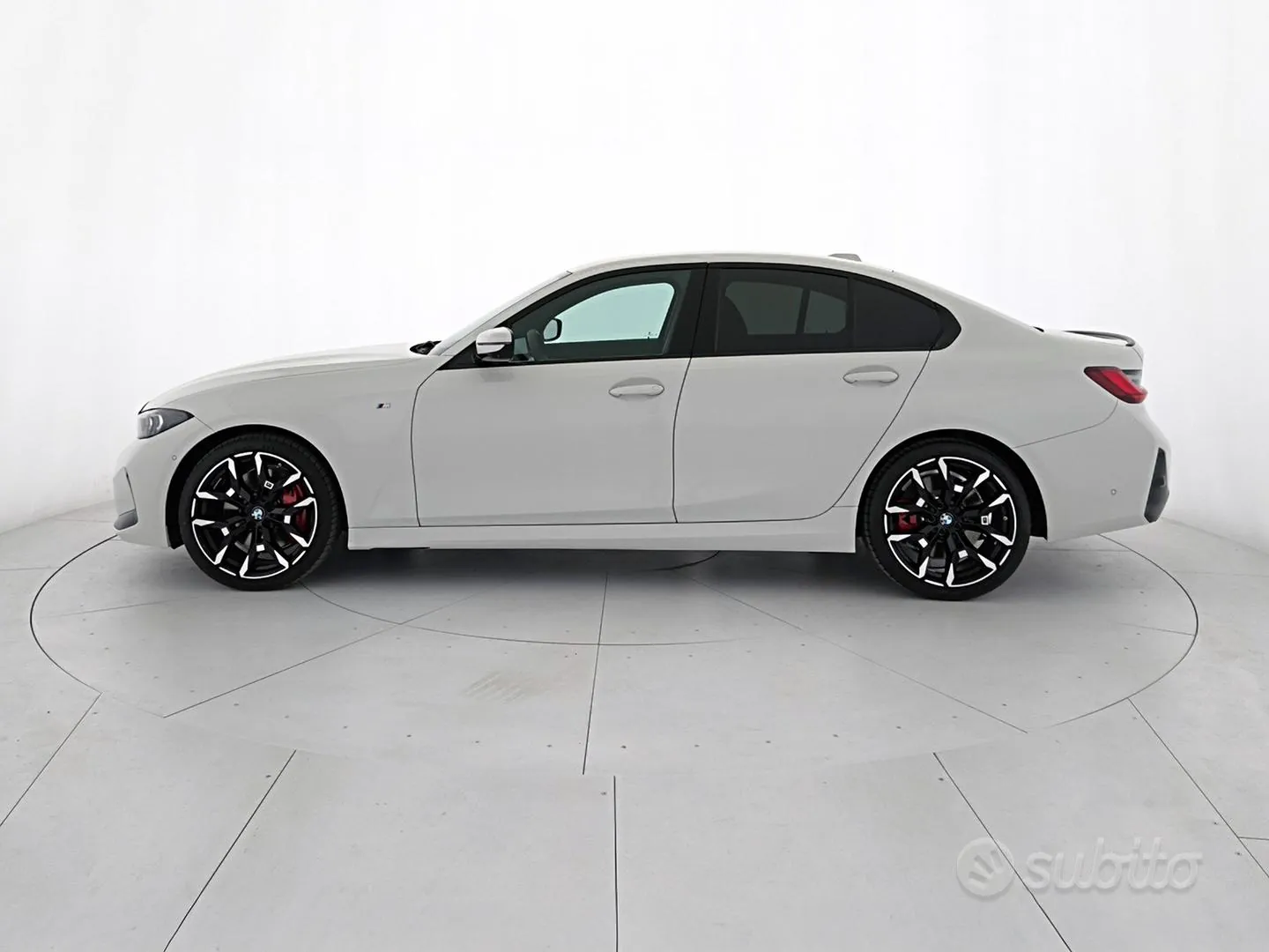 BMW 3 Series photo 3