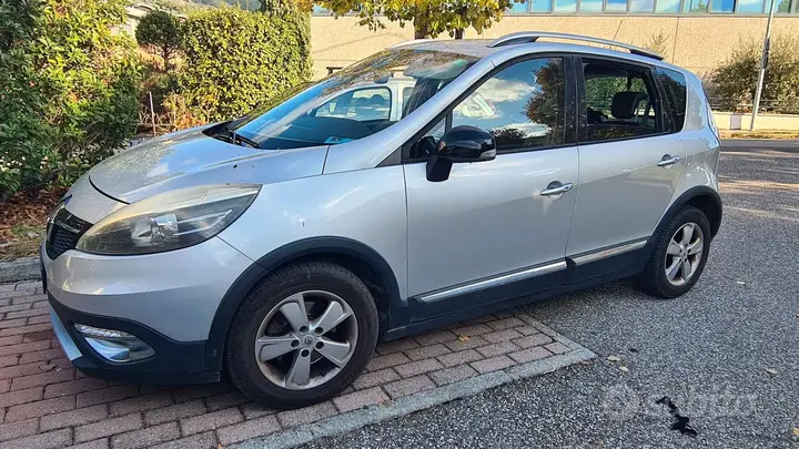 Renault Scenic 2014 photo 2