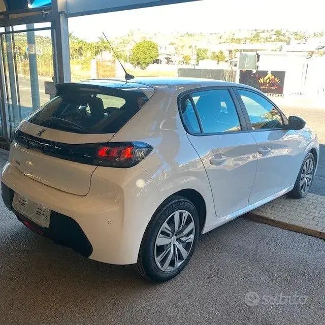 Peugeot 208 2023 photo 4