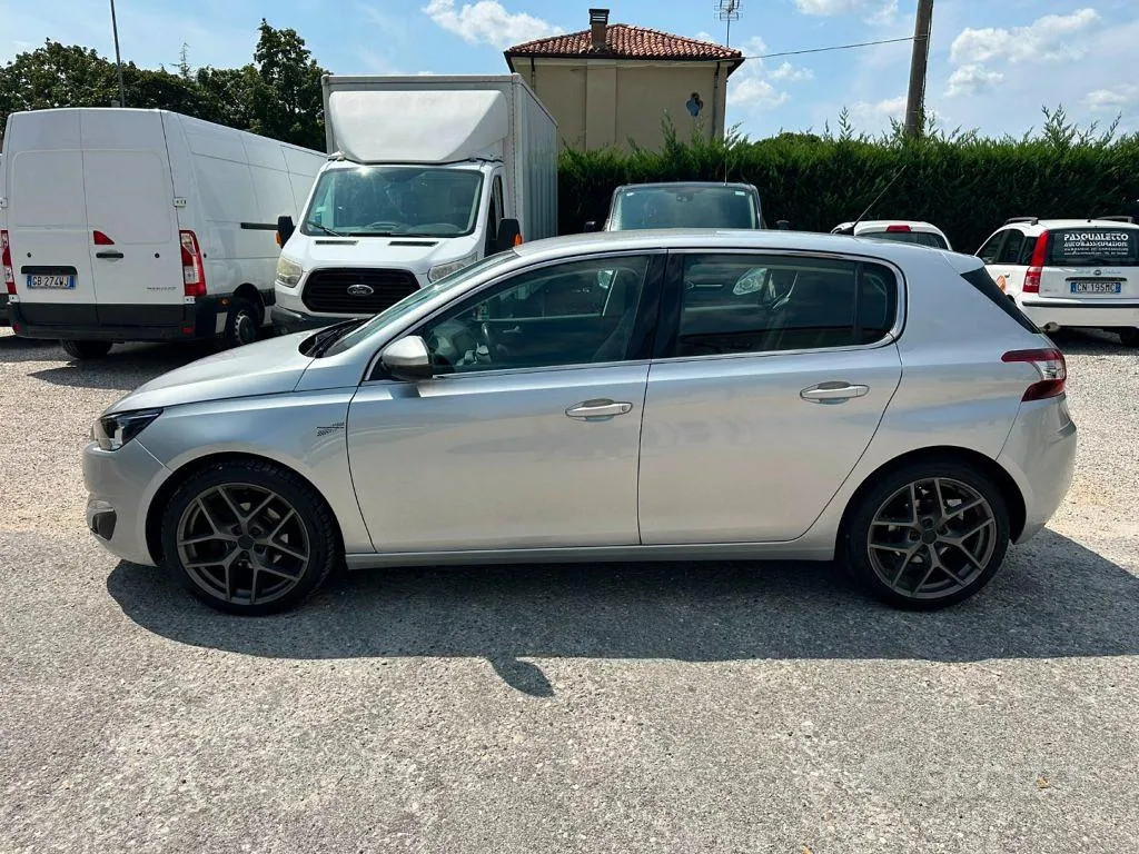 Peugeot 308 2015 photo 2
