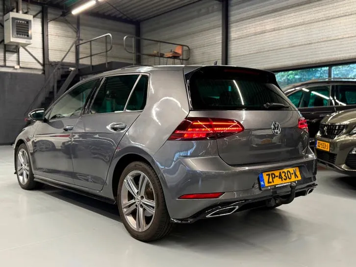 Volkswagen Golf 2018 photo 2