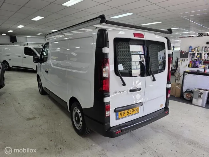 Renault Trafic 2015 photo 3