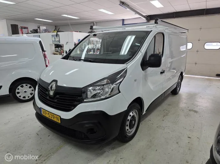 Renault Trafic 2015 photo 2