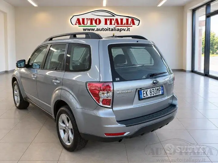 Subaru Forester 2011 photo 3