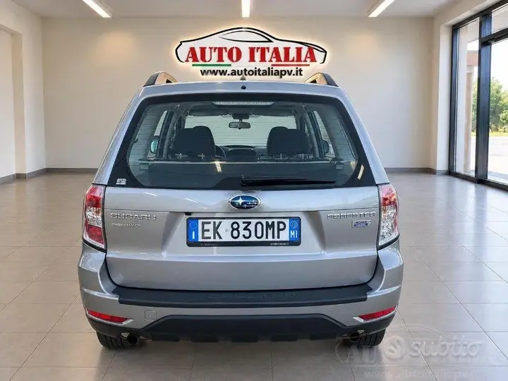 Subaru Forester 2011 photo 4