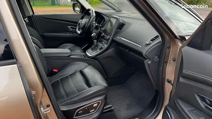 Renault Grand Scenic 2017 photo 3