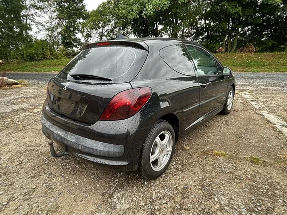Peugeot 207 2008 photo 4