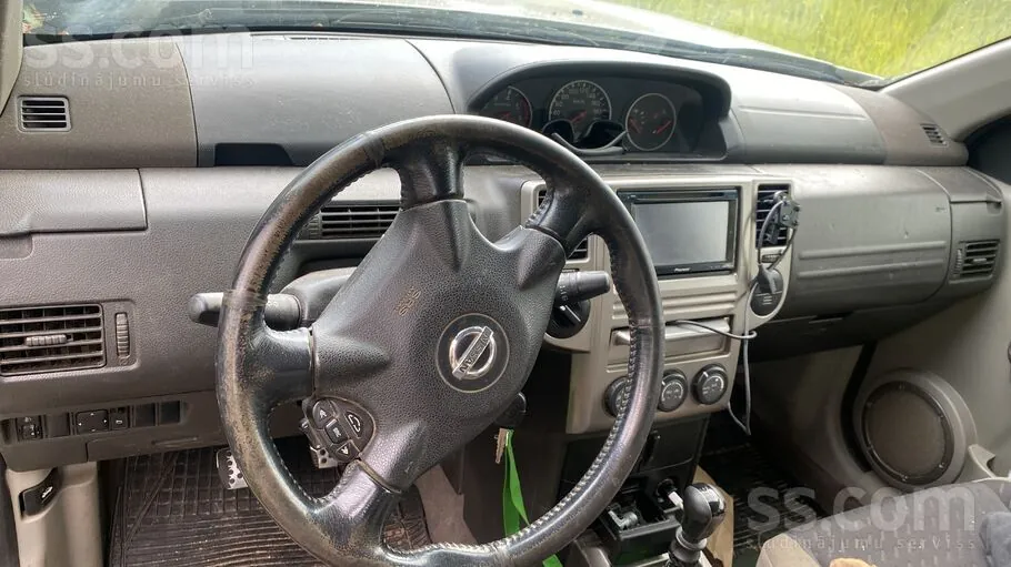 Nissan X-Trail 2004 photo 3