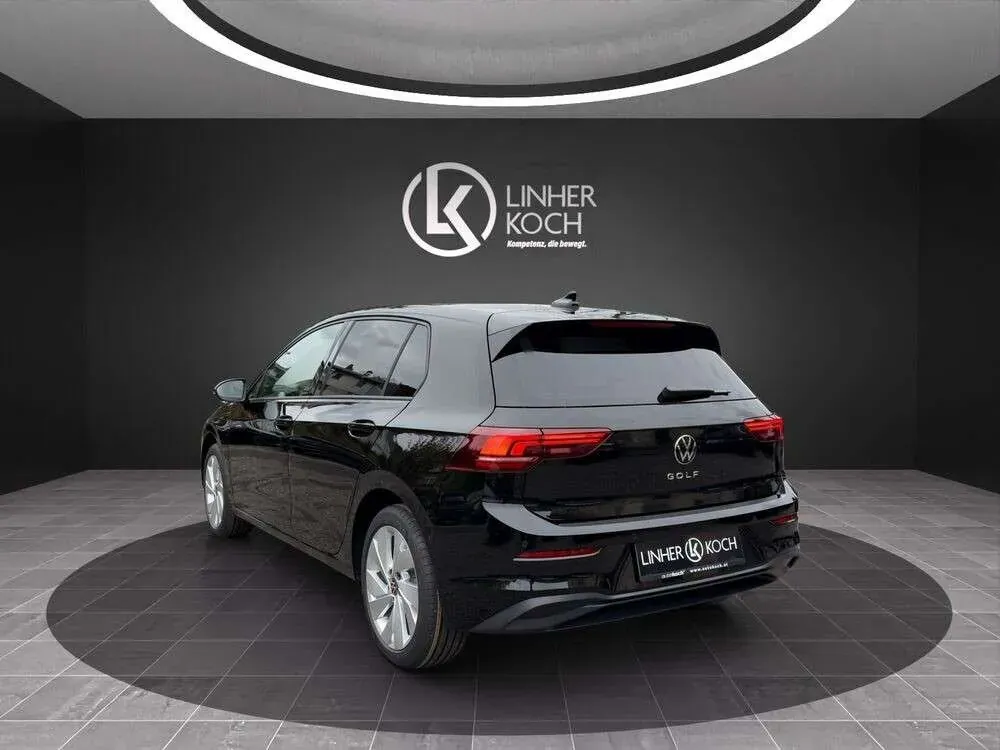Volkswagen Golf 2025 photo 3