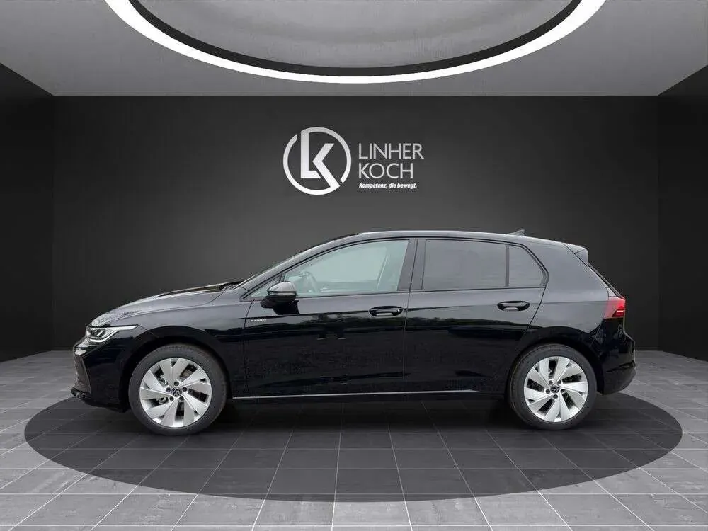 Volkswagen Golf 2025 photo 2