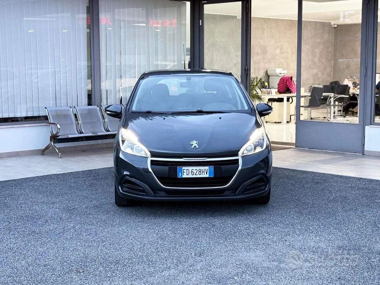 Peugeot 208 2016 photo 2