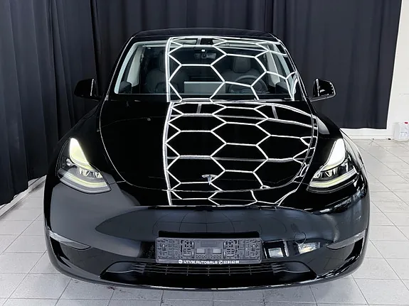 Tesla Model Y 2023 photo 2