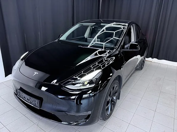 Tesla Model Y 2023 photo 3