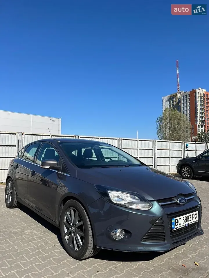 Ford Focus 2012 photo 2