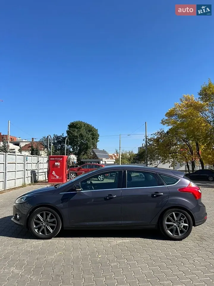 Ford Focus 2012 photo 3
