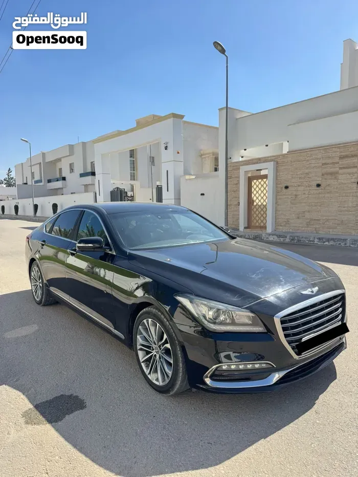 Genesis G80 2017 photo 2