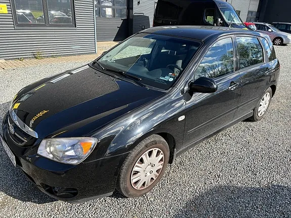Kia Cerato 2006 photo 2