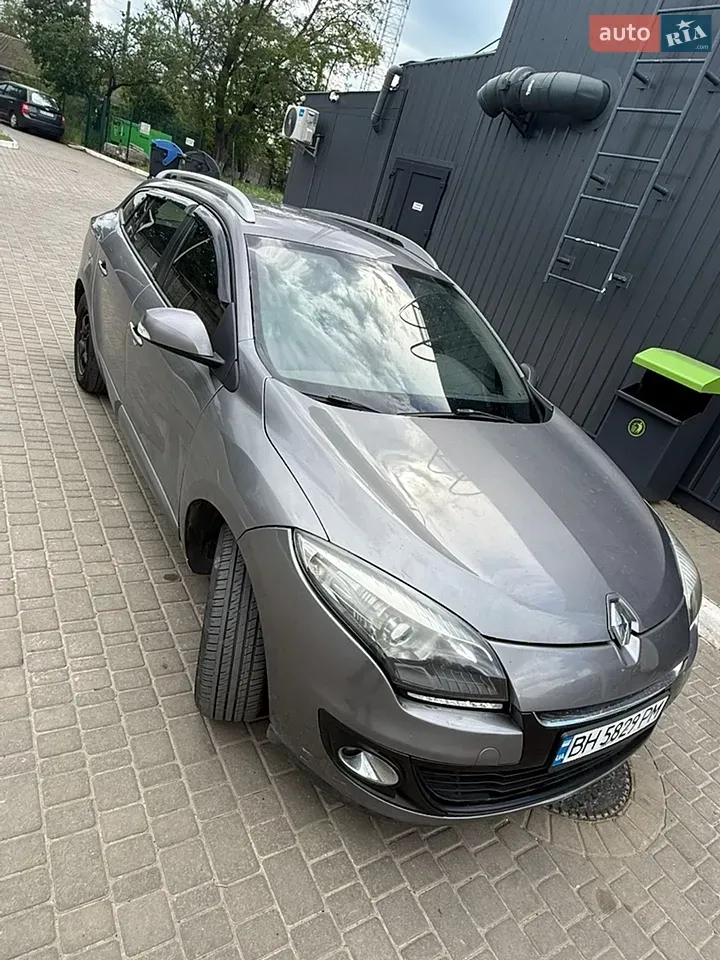 Renault Megane 2012 photo 2