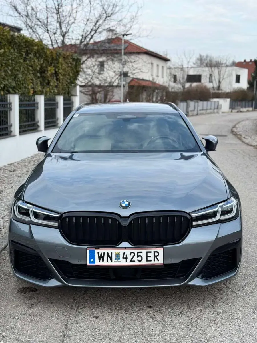 BMW 5 Series 2020 photo 2