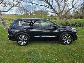 Mitsubishi Outlander 2026 photo 3