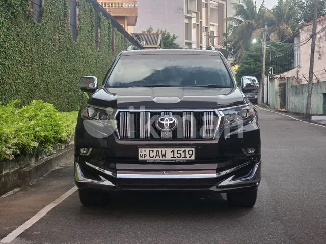 Toyota Land Cruiser Prado 2017 photo 2