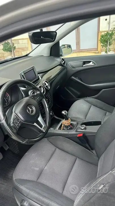 Mercedes-Benz B 2014 photo 3
