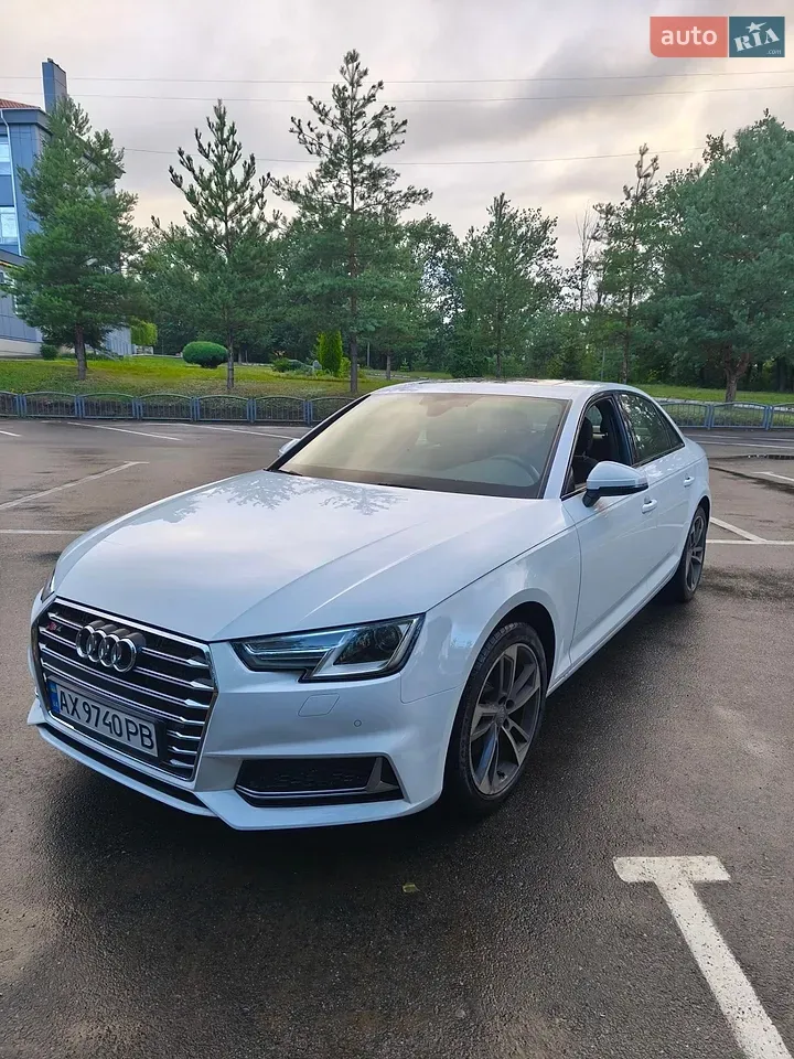 Audi A4 2019 photo 2