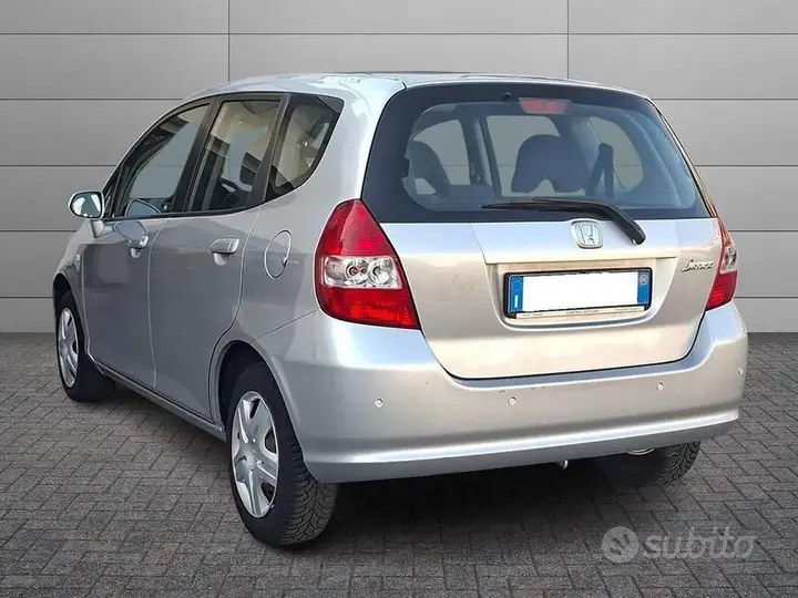 Honda Jazz 2004 photo 2
