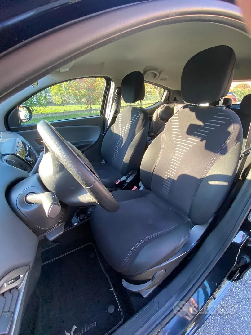 Lancia Ypsilon 2012 photo 2