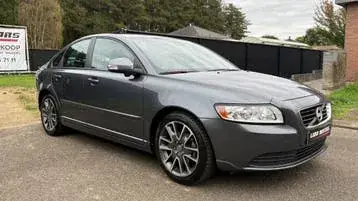 Volvo S40 2012 photo 2